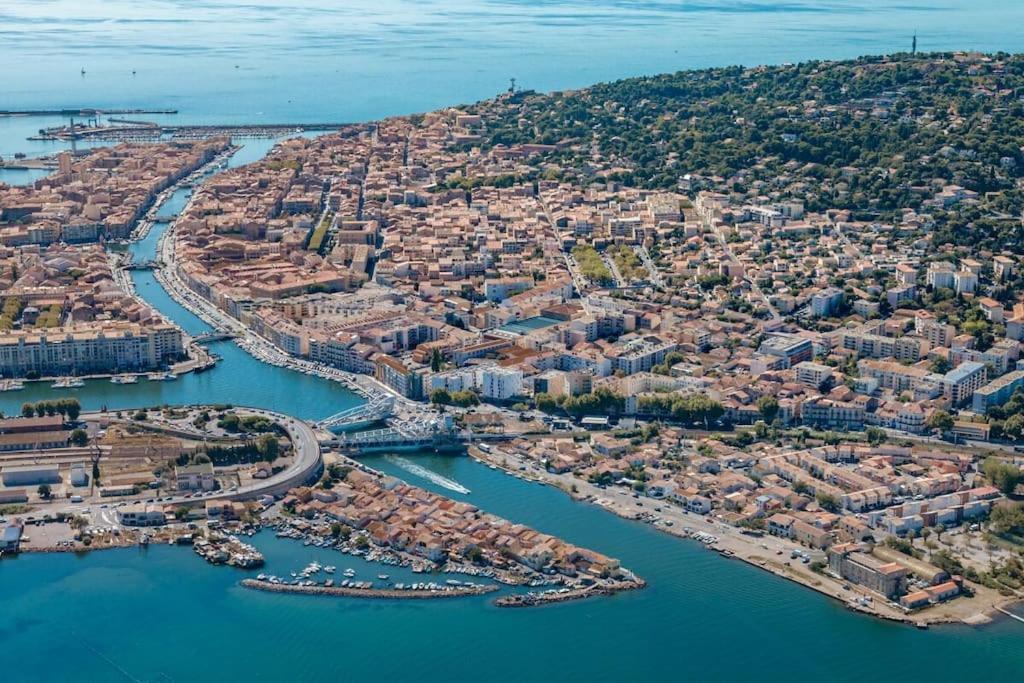 Апартаменты Le Calme A Deux Pas Du Port De Сет Экстерьер фото